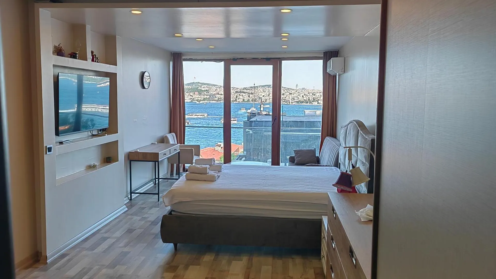 Bosphorus Menekshe Rezidances Apartment Istanbul